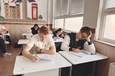 Cómo aprobar sin riesgo: La guía para usar el pinganillo oculto de Horums de forma totalmente indetectable 2 Pinganillo Horums